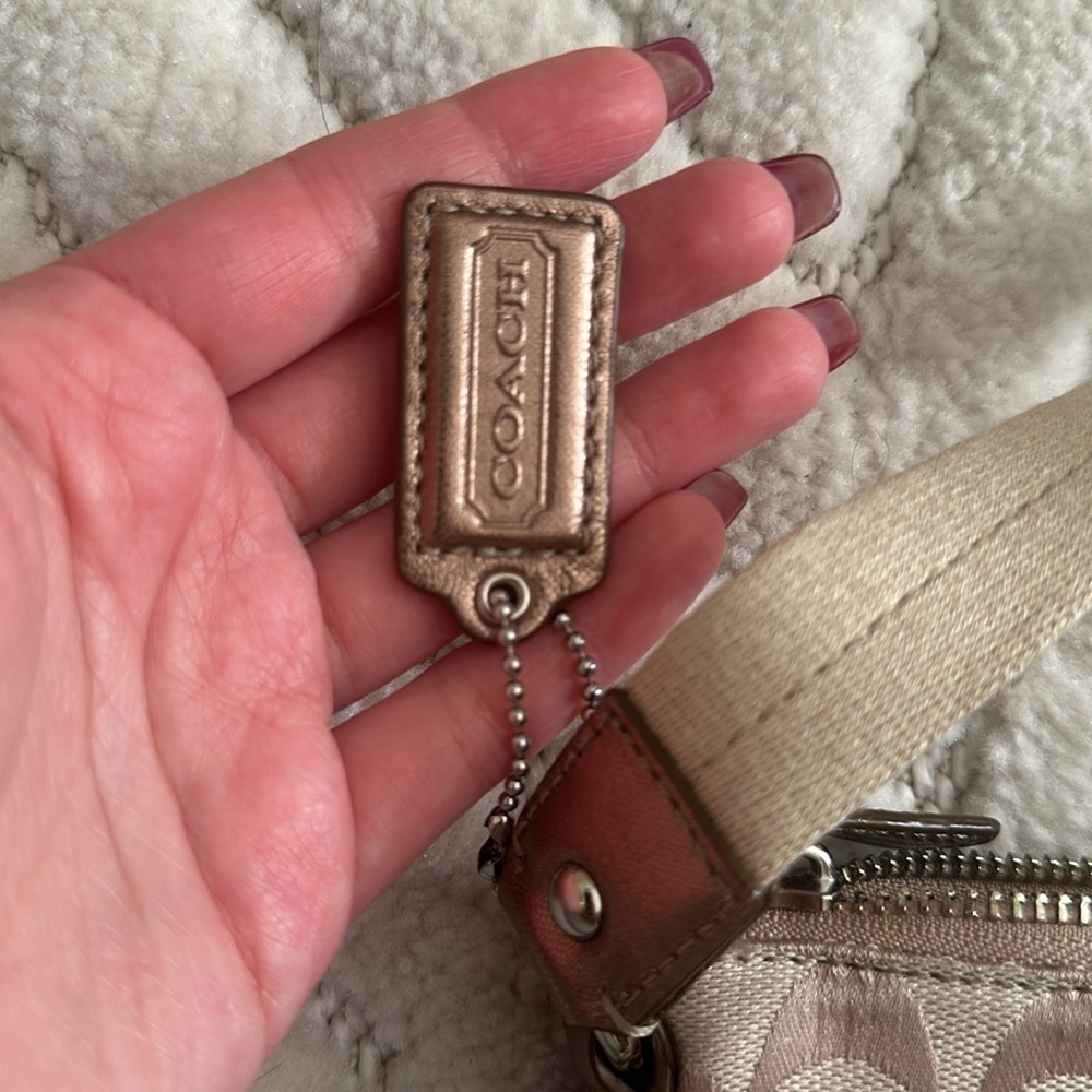 Coach Crossbody Bag - Picture 6 of 7